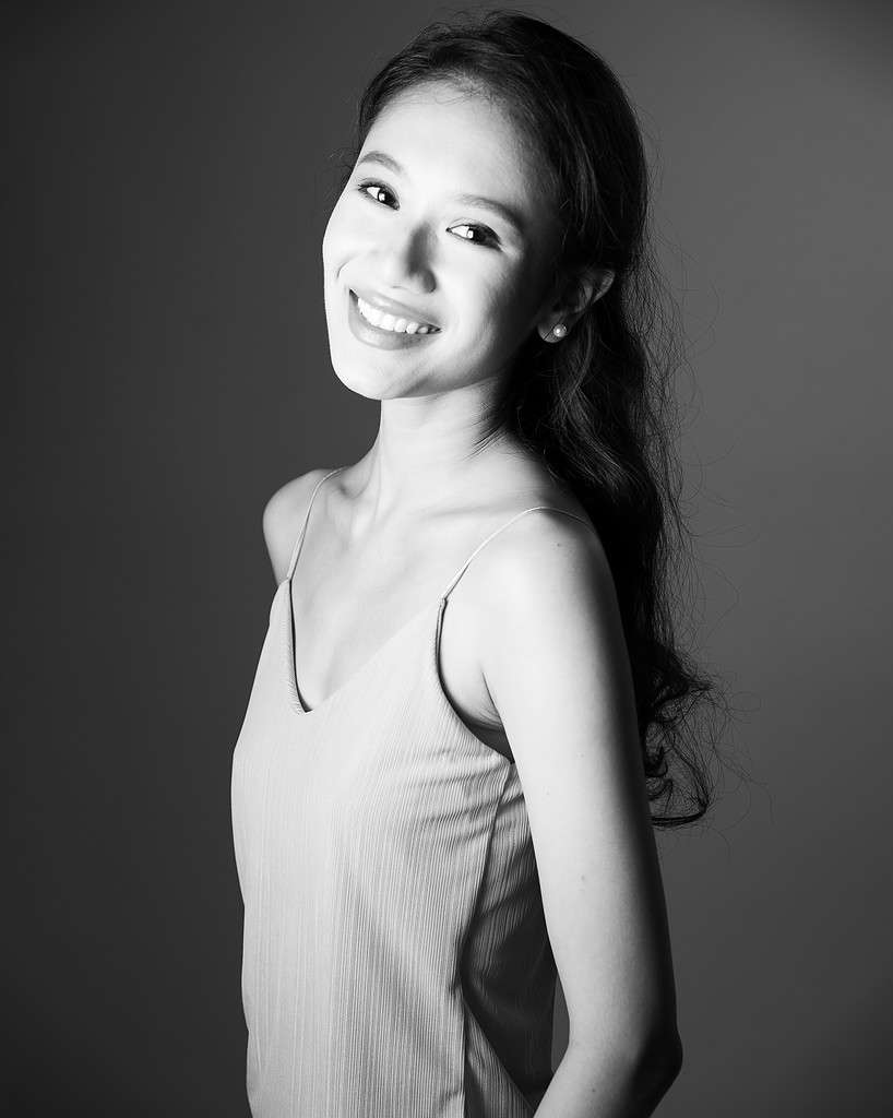 Headshot of Ballet Dancer Abigail Oliveiro