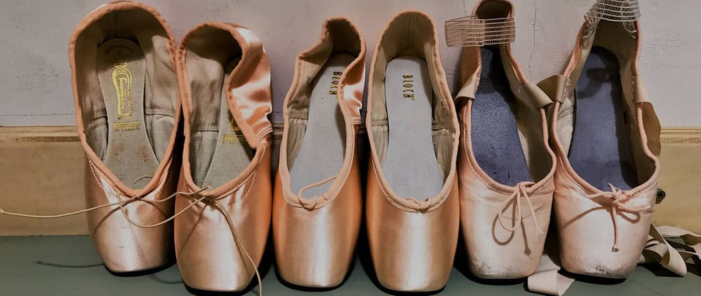 Pointe shoes freed-bloch-repetto-pw lined up in order